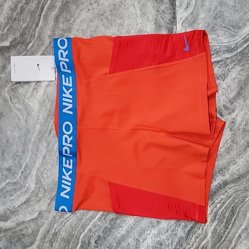 NWT Women's Nike Pro dri-fit 3" shorts